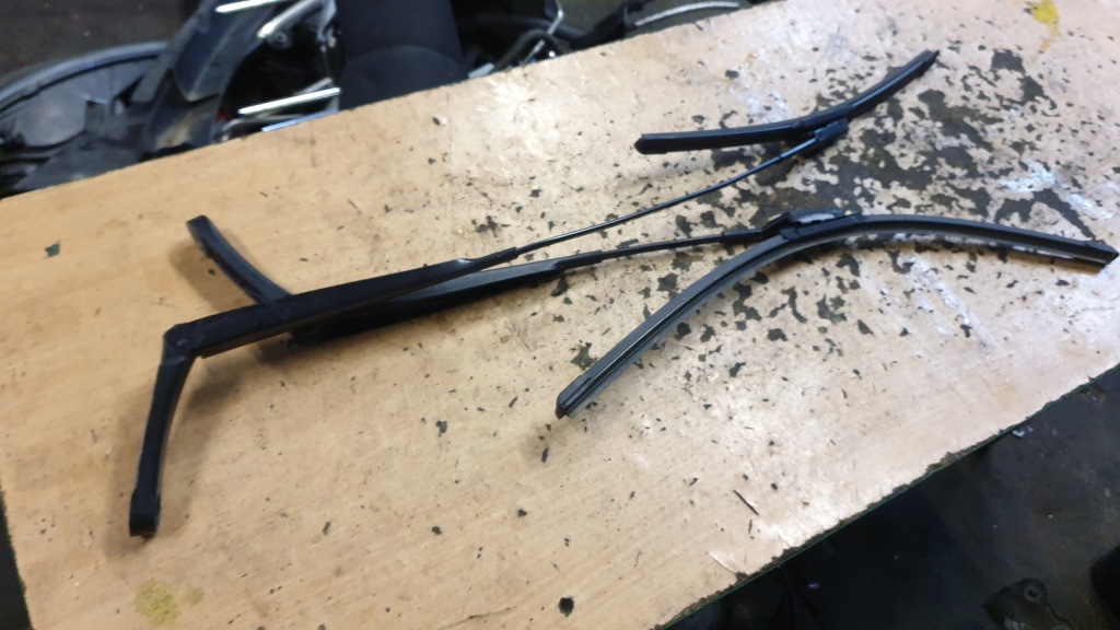 фото №1, Seat mii up citigo рычаги дворник перед комплект europa