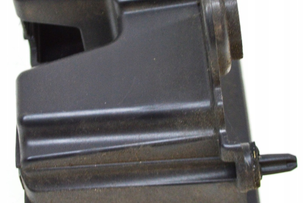 фото №6, Jaguar i-pace x590 ev400 задній правий кронштейн бампера j9d3-17e800-ae 294kw