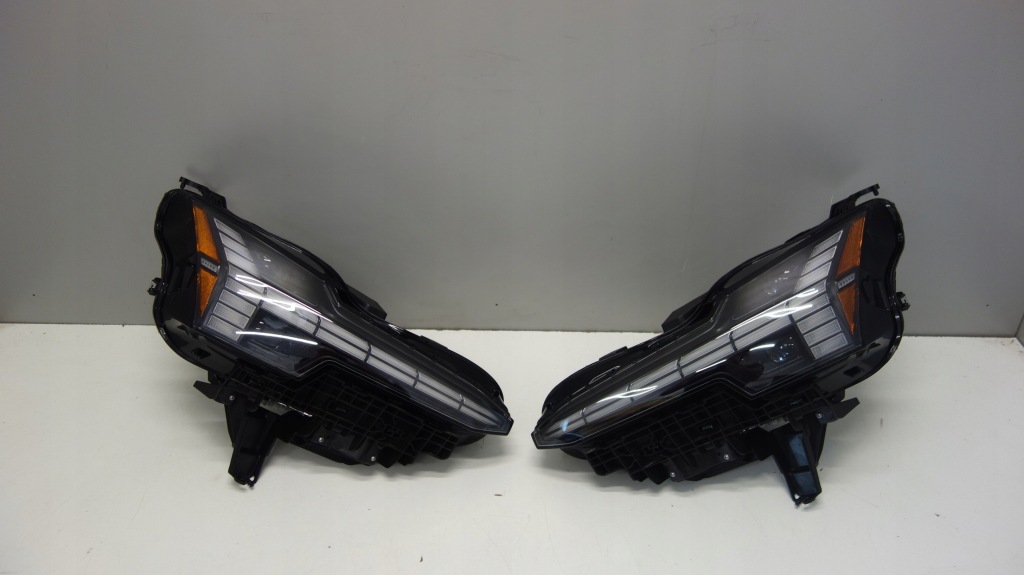фото №1, Volvo ex30 лампы передние комплект full led usa