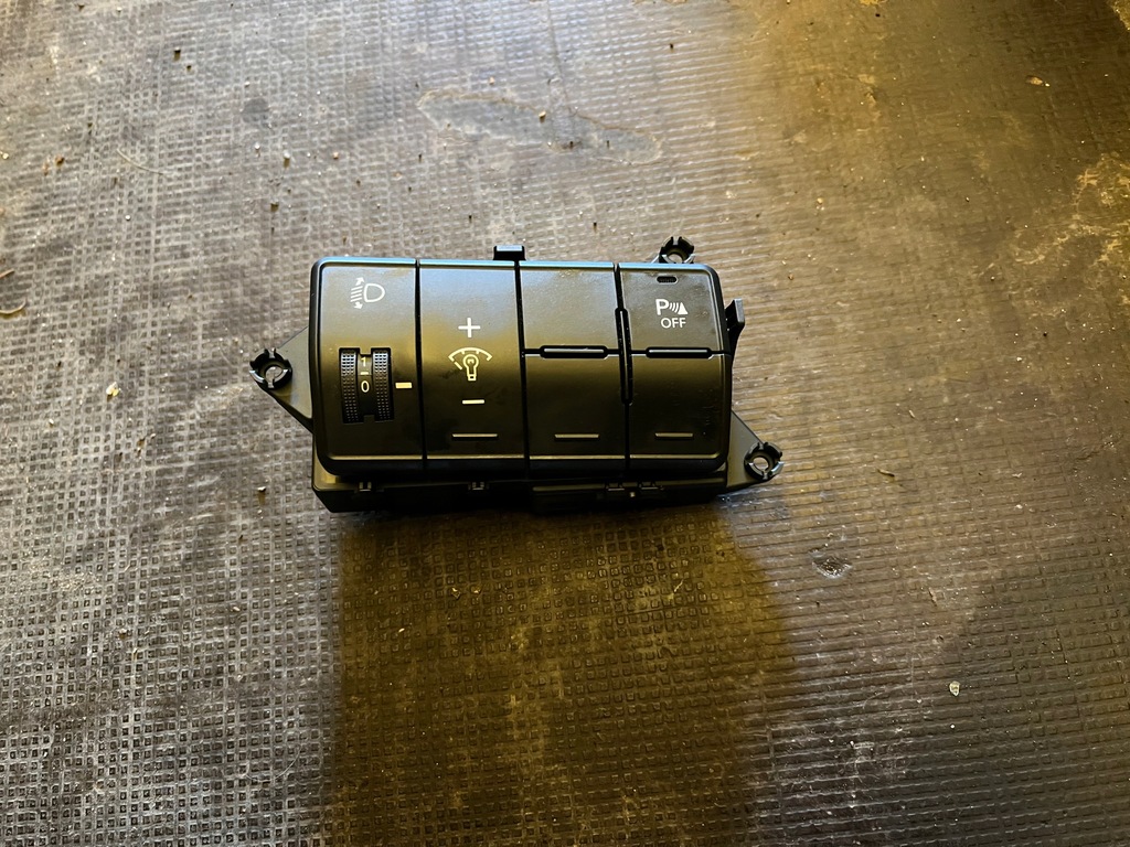 фото №1, Hyundai i30 ii панель регулировки света