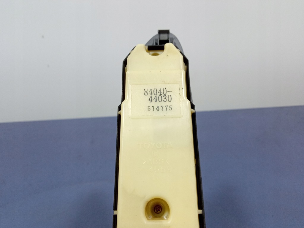 фото №7, Toyota avensis verso панель окон перед левый 84040-44030