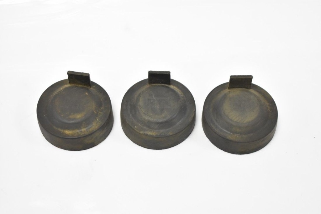 фото №1, Заглушка крышка лампы перед vw passat b8 89040090