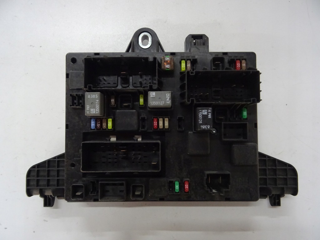 Купити Opel astra j коробка запобіжників pin