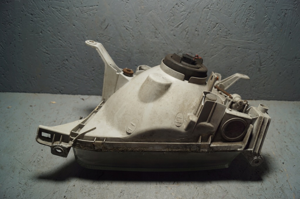 фото №9, Лампа правый перед toyota land cruiser 90 j90 j95