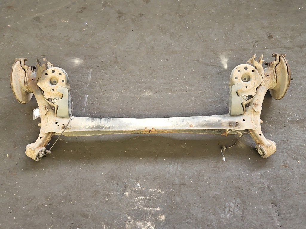 Задня балка вісь  задній гальмівні диски ступиця honda jazz 3 08- Зі Шроту