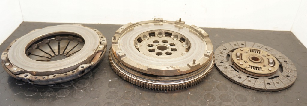 фото №1, Сцепление колесо двухмассовый fiat 500x jeep renegade 1,0t 46343150 46338500