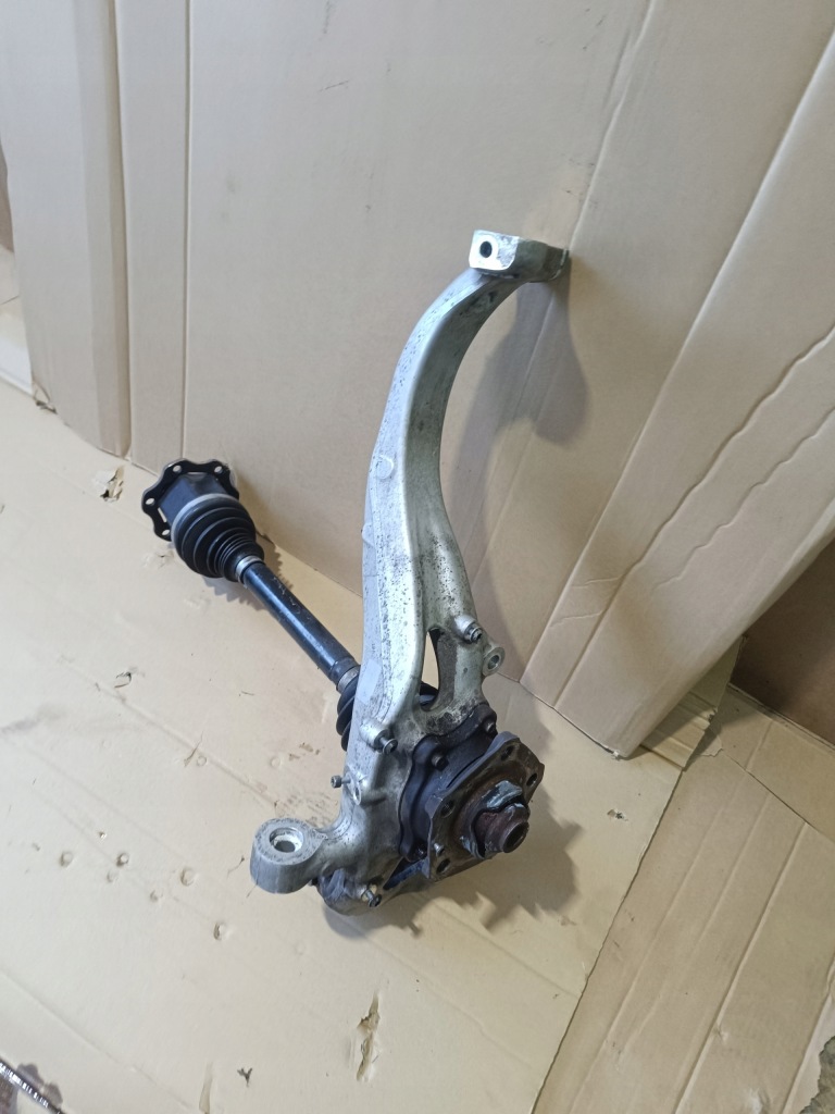 Купить Поворотный кулак ступица левая перед audi q7 4m0407559 приводной вал