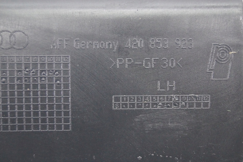 фото №7, Направляющая кронштейн порог левый audi r8 420 420853923