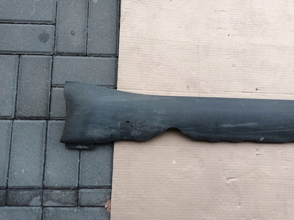 Молдинг порог правый  tesla model 3 порог правая в Украине