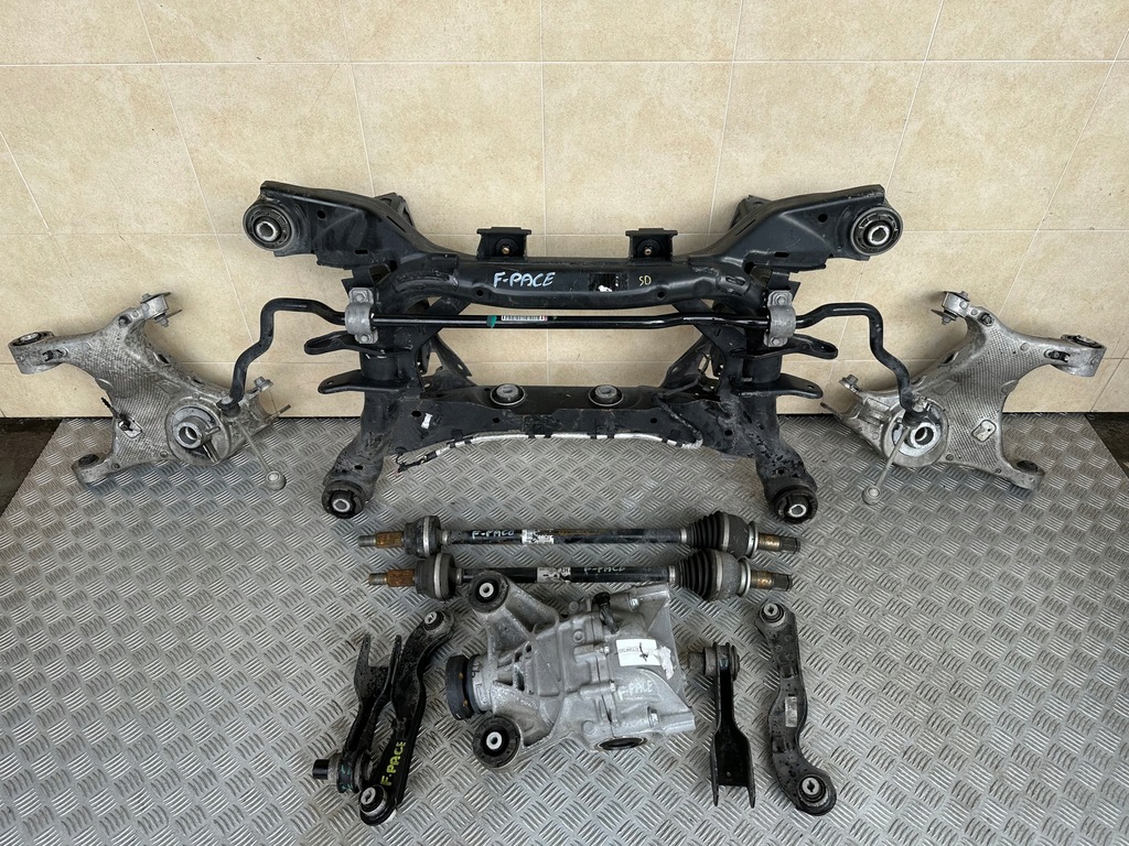 фото №1, Важіль задній jaguar f-pace 2.0 bz. 2019 rok