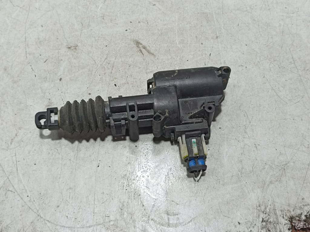 фото №1, Tesla model 3 привід замка