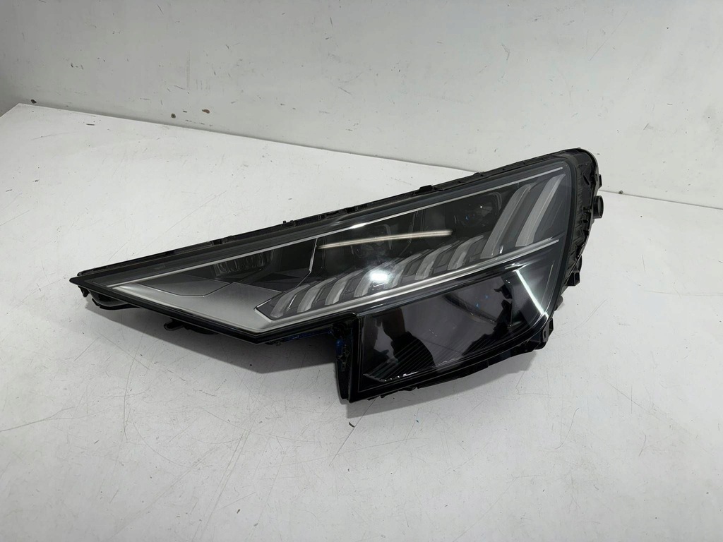 фото №1, Audi q8 4m8 лампа ліва перед передня matrix idealna демонтаж