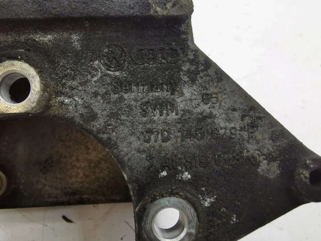 Bentley flying spur 2005 кронштейн насоса усилителя 07d145879l Киев