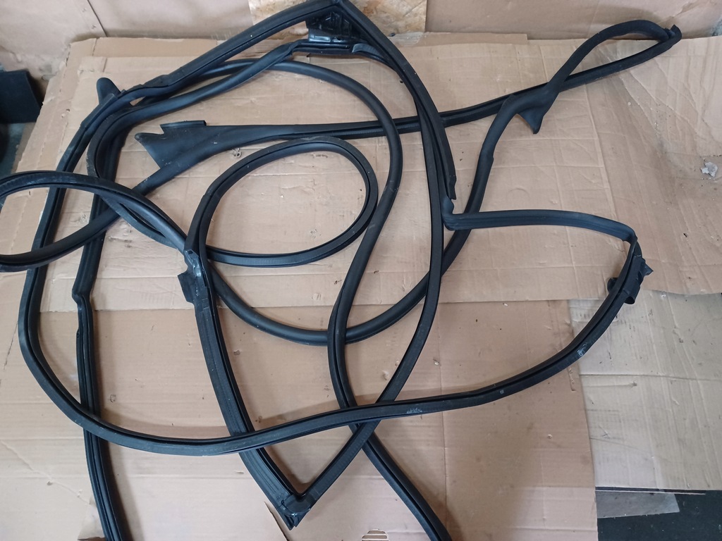 фото №1, Audi q8 прокладка двері ліва права