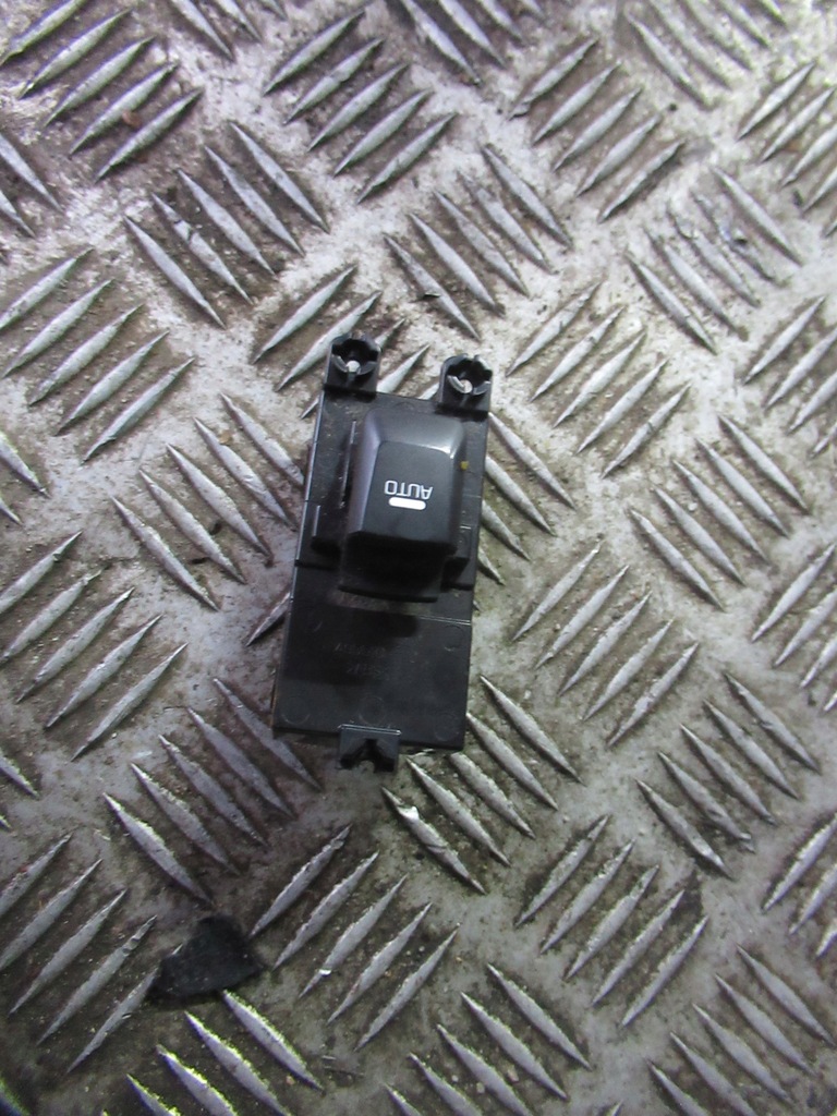 фото №1, Kia ceed ii hb 2014 r. переключатель правый перед 93580-a2000