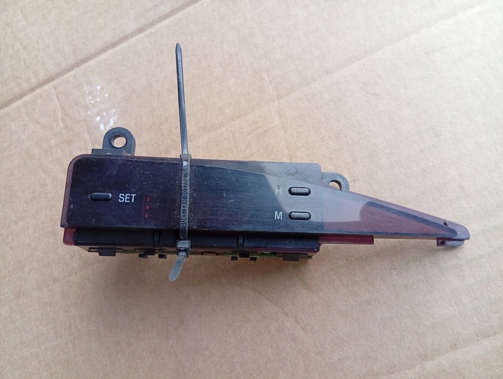 фото №1, Toyota corolla e9 87-92 годинник