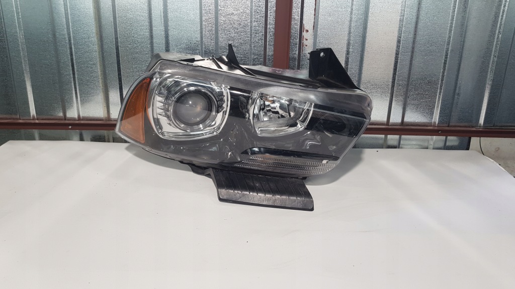 фото №1, Лампа перед передняя правая dodge charger 57010412ad