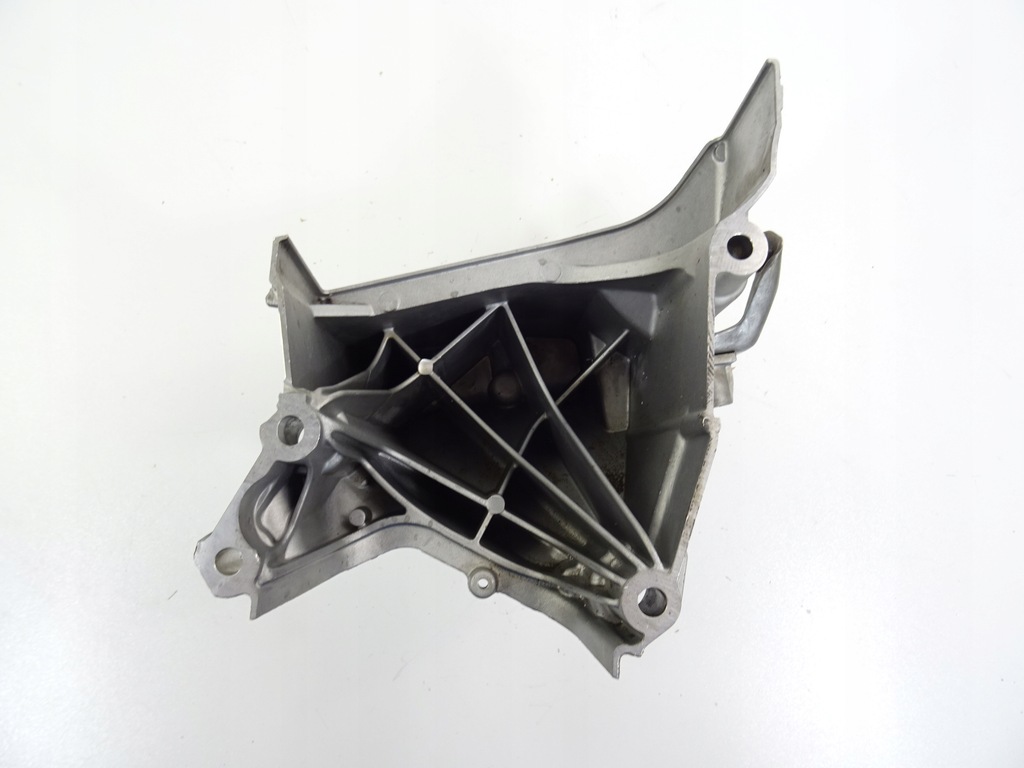 фото №8, Vw t-roc lift 1.0 tsi кронштейн кронштейн двигуна 05c199207 a 2021r