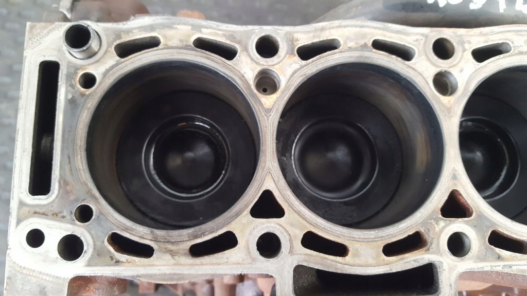 фото №3, Блок двигуна 2,0 tdci 10dyzq t8cc