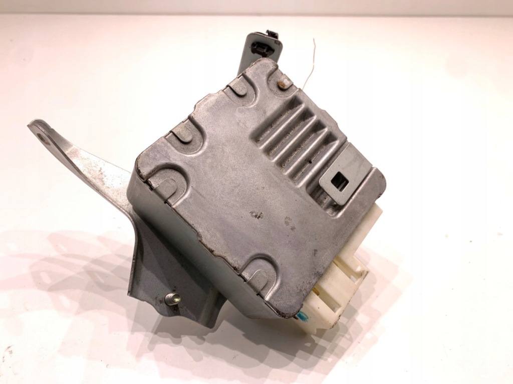 фото №1, Модуль усилителя toyota yaris ii 89650-0d160 05-14 блок управления