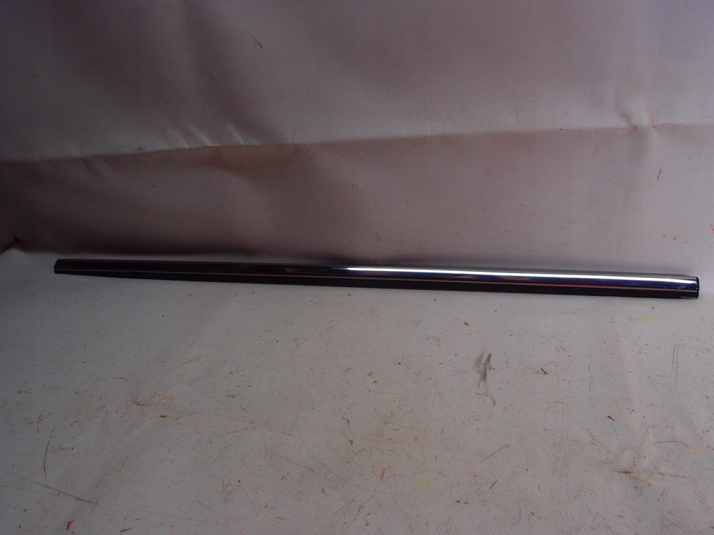 фото №1, Молдинг скребок дверь левый перед citroen ds7