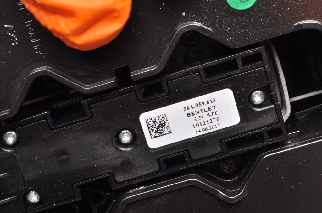 фото №12, Bentley bentayga освещение лампа кабины салона 18r 36a947135m