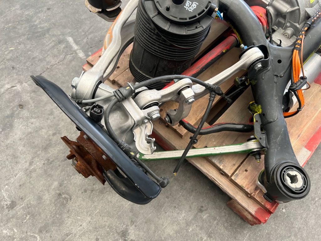 фото №10, Lamborghini urus lift 2024r подвеска kpl поворотный кулак рычаг подрамник приводной вал