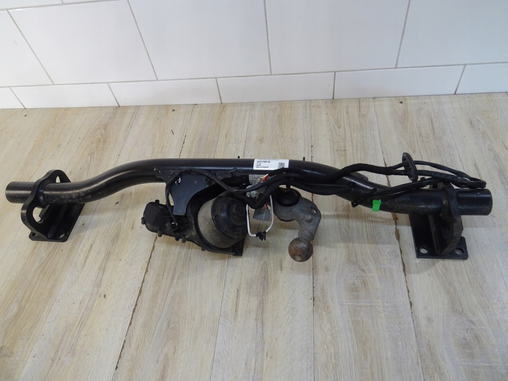 фото №1, Volvo v60 18- hak буксировочный оригинал volvo 32270816 llu