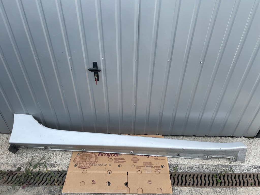 фото №1, Hyundai i40 sedan молдинг порог правая n3s