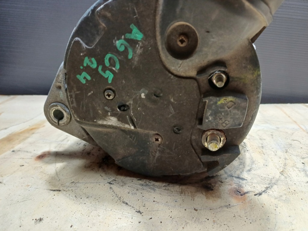 Vw passat audi a6 c5 a4 2.4 генератор bosch 120a 06b903016af Недорого