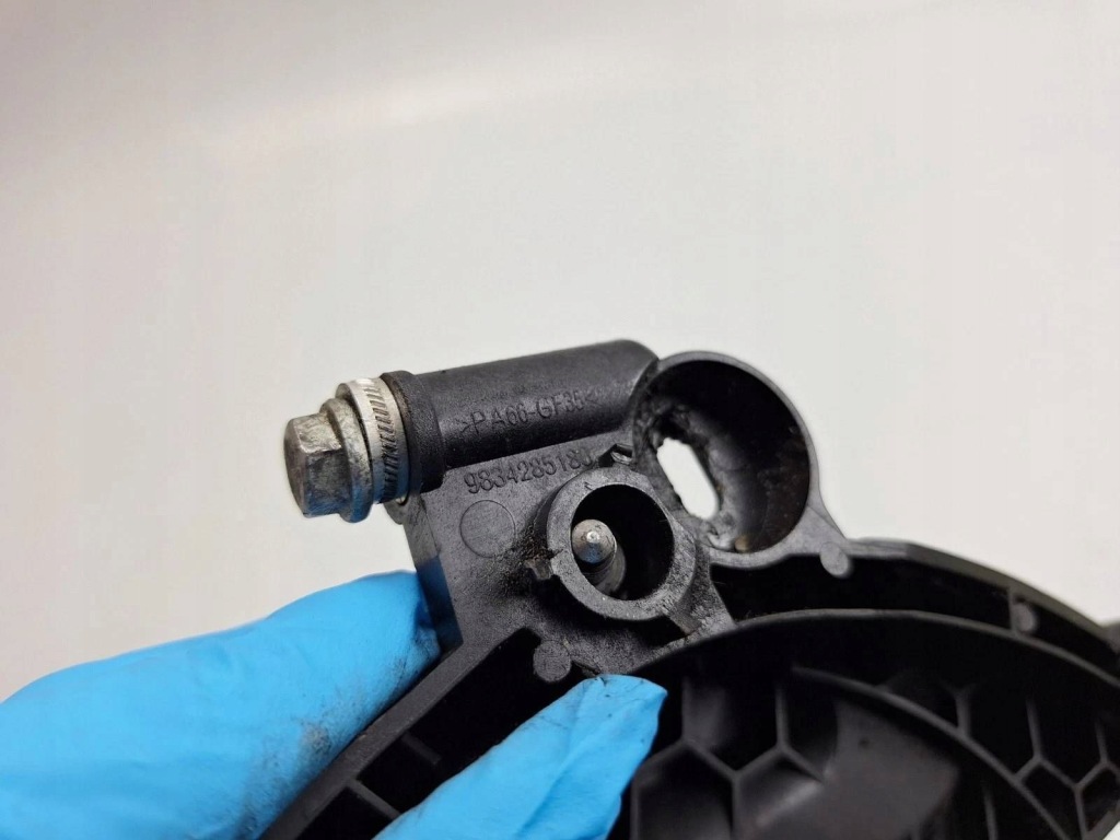 Часть генератора peugeot 3008 2 9834285180 Киев