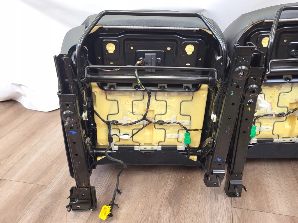 фото №8, Сиденья заднее сиденье комплект подогрев peugeot 3008 i 2016r 1.6 hdi ktpd