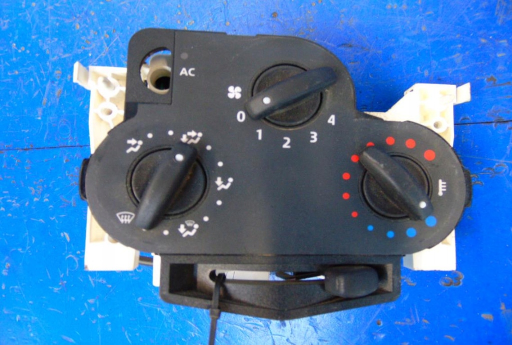 фото №1, Dacia logan 1.6 16v панель вентилятор обдув n100920