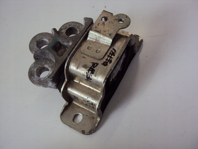 фото №1, Кронштейн подушка двигателя fiat tipo ii 2015-