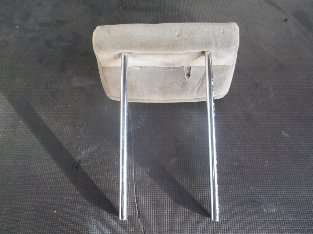 фото №4, Подголовник задняя 3 ряд toyota sienna ii 3.5 b 03-09 r.