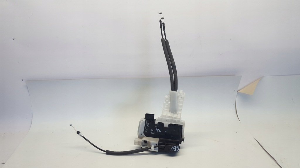 фото №1, Hyundai ix35 2010-2015r замок дверь правый перед 81320 2s010