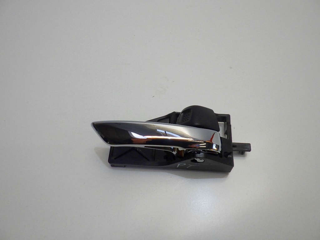 фото №1, Sx4 s cross 2022 n.model ручка внутренняя задняя