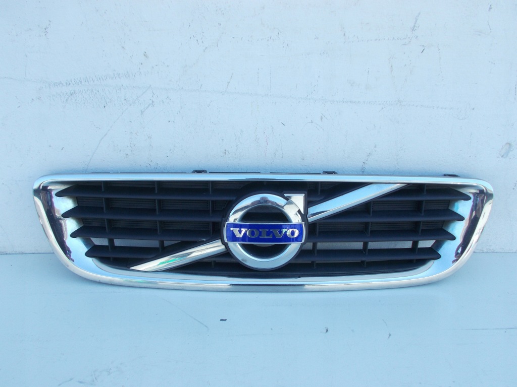 фото №1, Volvo v50 s40 ii lift 2007 -2012 решітка радіатора решітка радіатора значок
