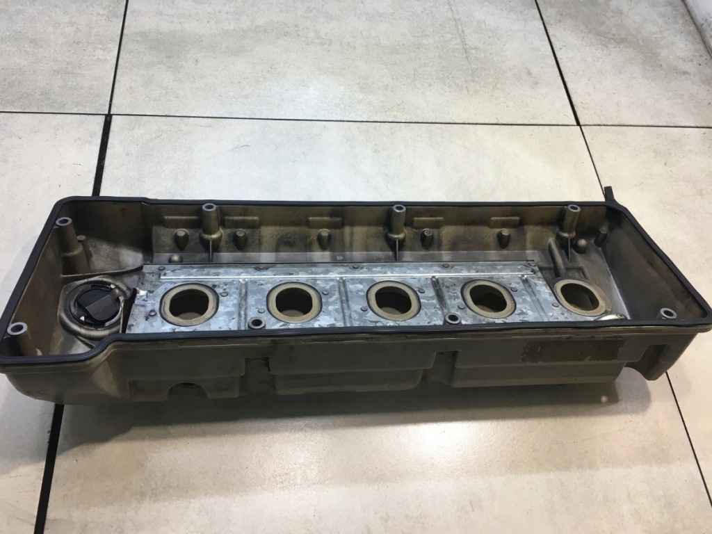 Кришка клапанів mercedes w210 2.5 d a6050160405 в Україні