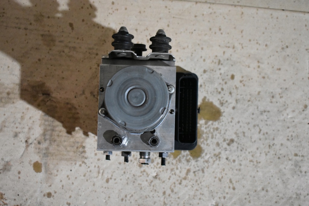 фото №1, Idealny блок керування насос abs porsche taycan 1