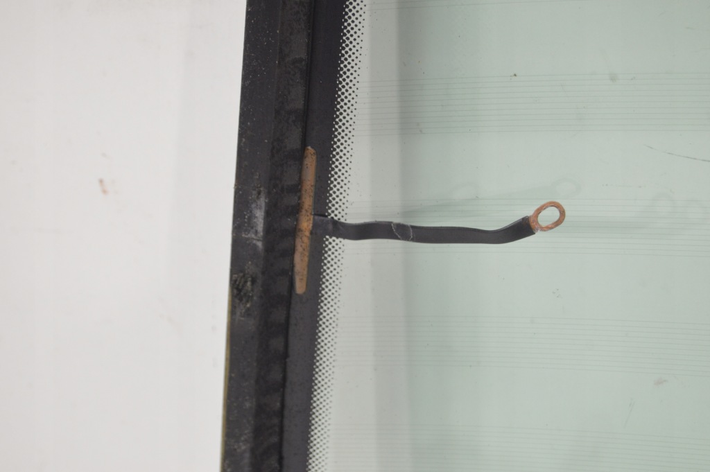 Скло кузовна задній оригінал дорестайлінг  mercedes w140 s klasa 1406702180 в Україні