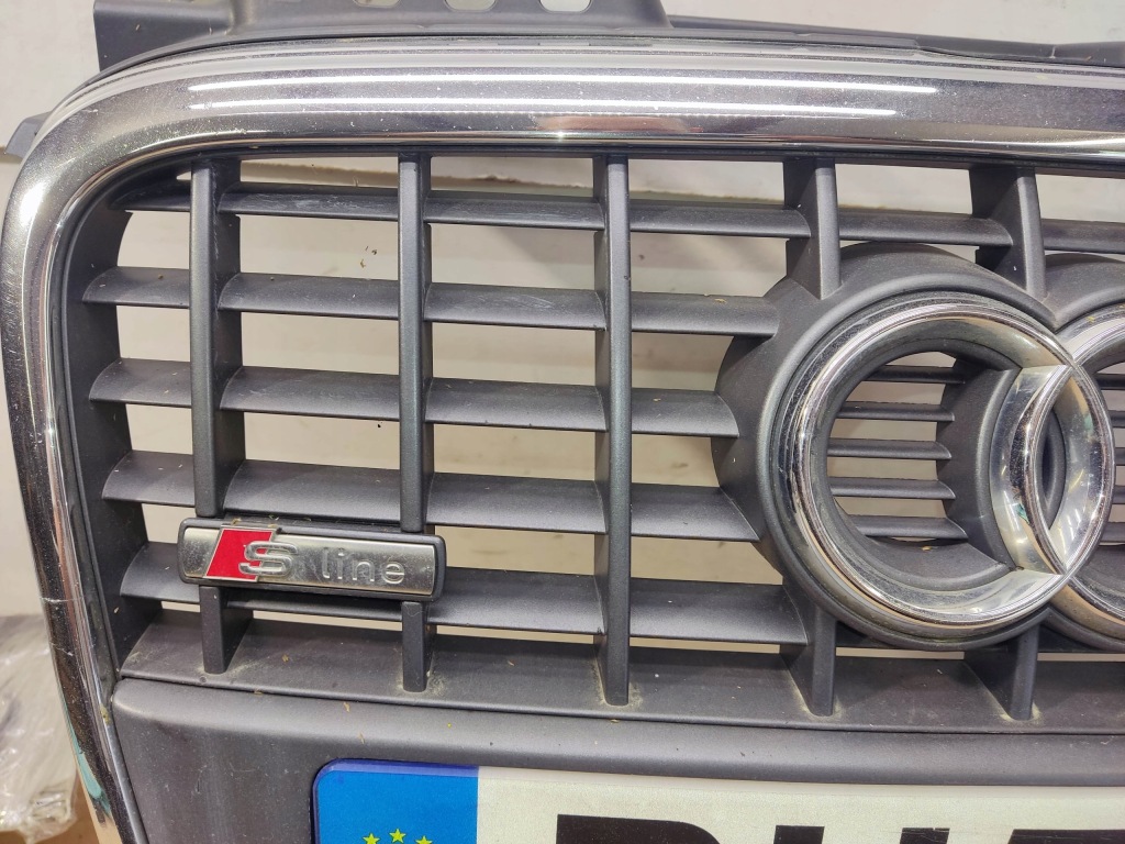 Решётка радиатора решётка радиатора бампера перед audi a4 b7 2005-2008 oem s-line 8e0853651m Цена