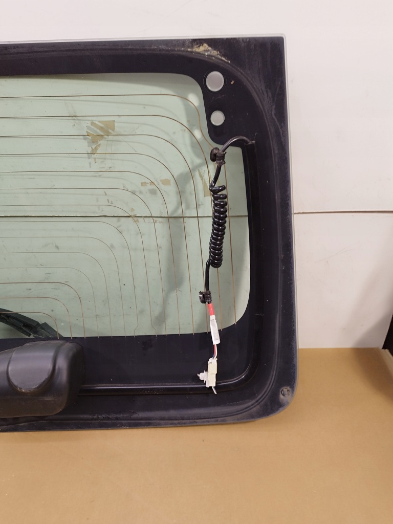 Крышка багажника стекло задняя багажника peugeot 107 рестайлинг  lata 2012-2014 Цена