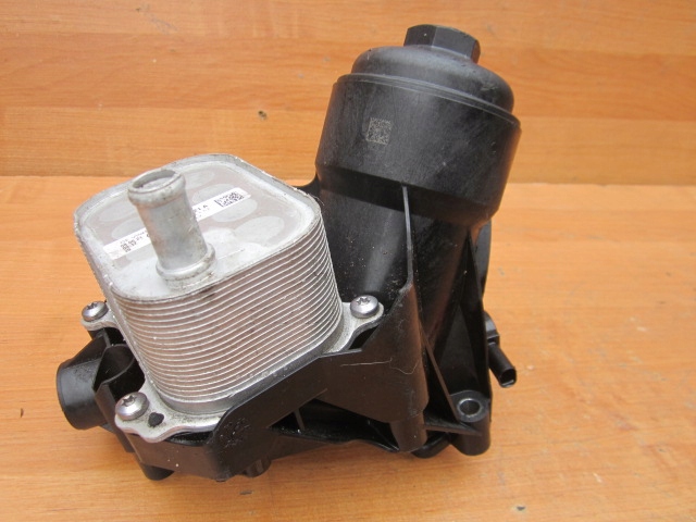 Купити Vw audi 2.0 tdi корпус фільтра оливи 05l115389ab радіатор 05l117021a