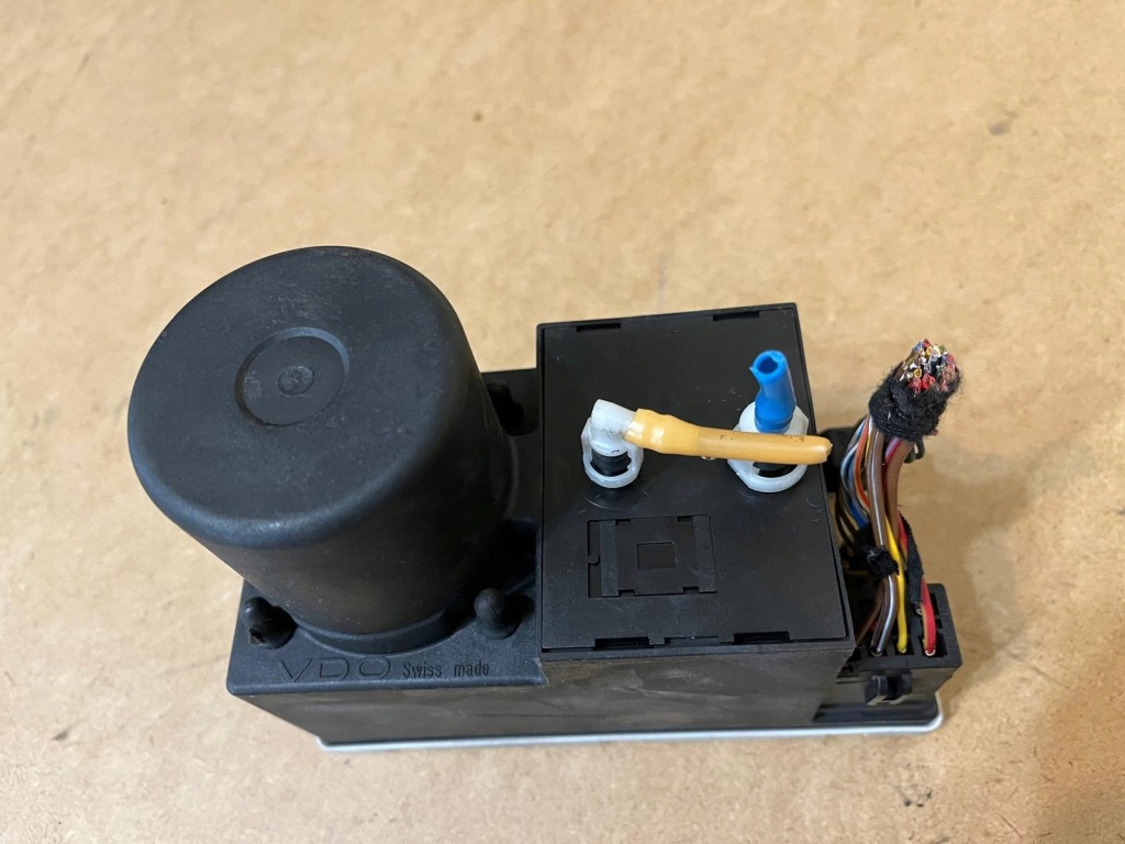 Купити Помпа замка центрального audi a3 8l 8d0862257c