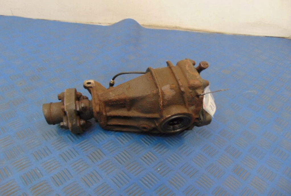 Купити Mercedes c klasa w202 2.2.d міст задній r2013511808