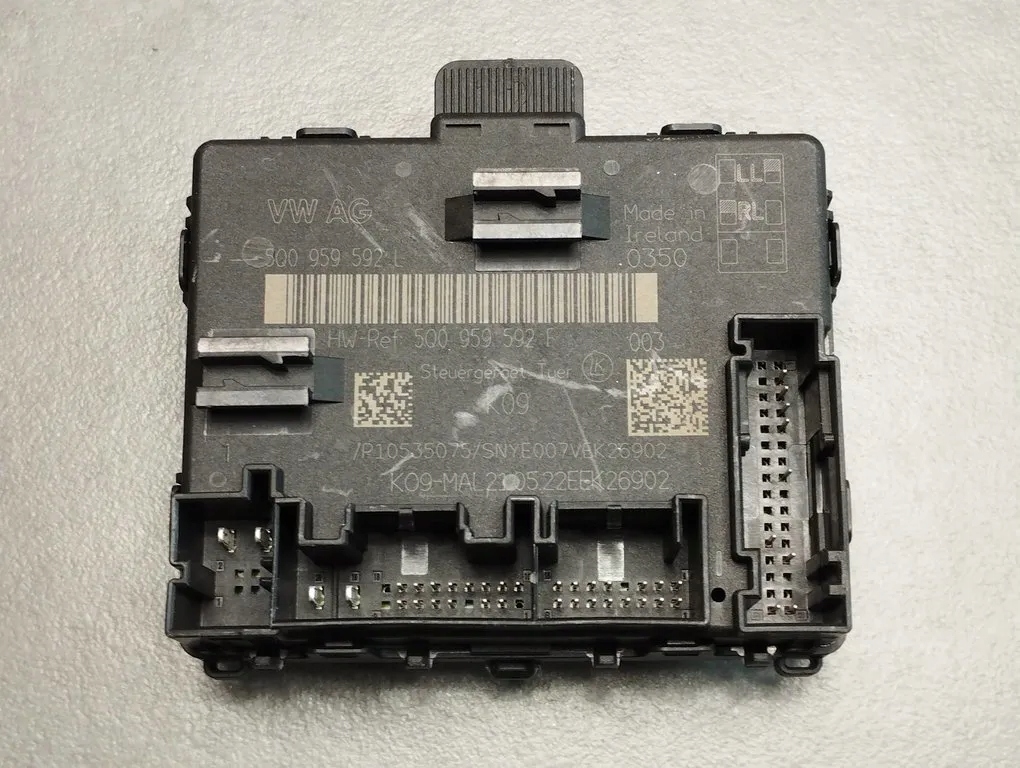 фото №1, Vw touran iii 5t модуль дверь 5q0959592l