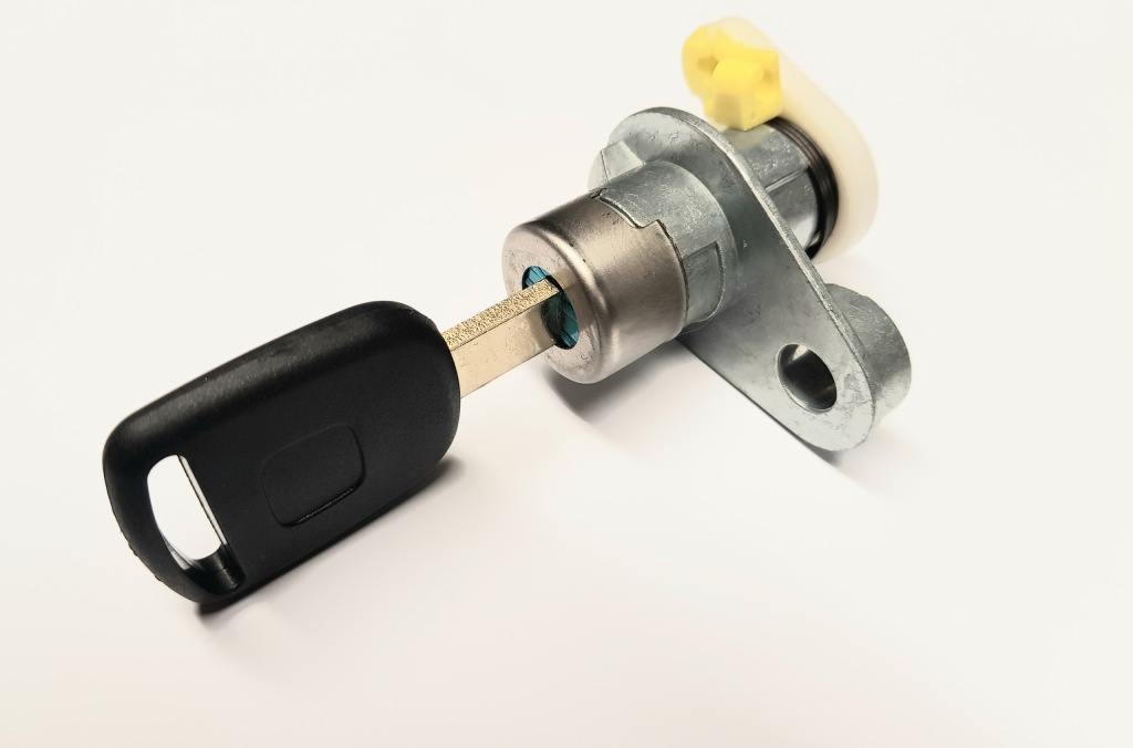 фото №1, Nowa вкладка замок крышки задний honda accord viii