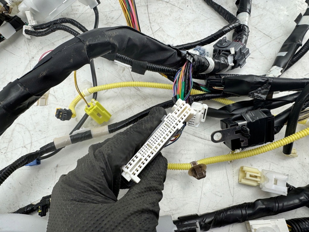 Toyota c-hr 1 2021 другая жгут трубопровод / кабели в Украине