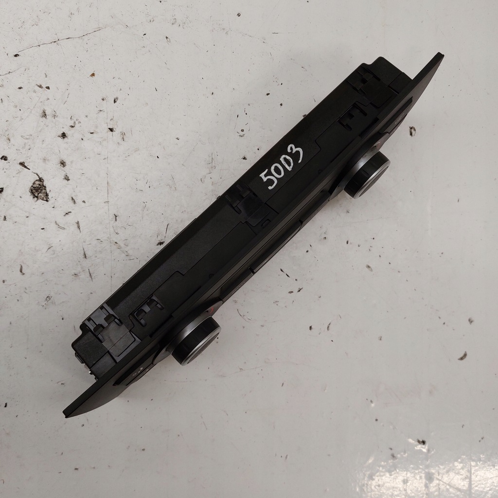 фото №9, Bmw 1 e87 панель обдув кондиціонера 9162983-01